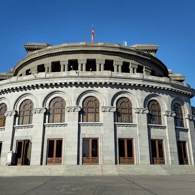 Национальный театр оперы и балета Армении
