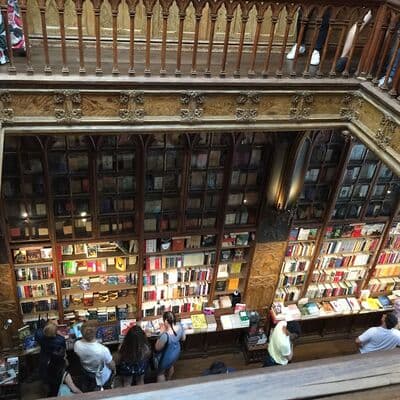 Книжный магазин Лелло
